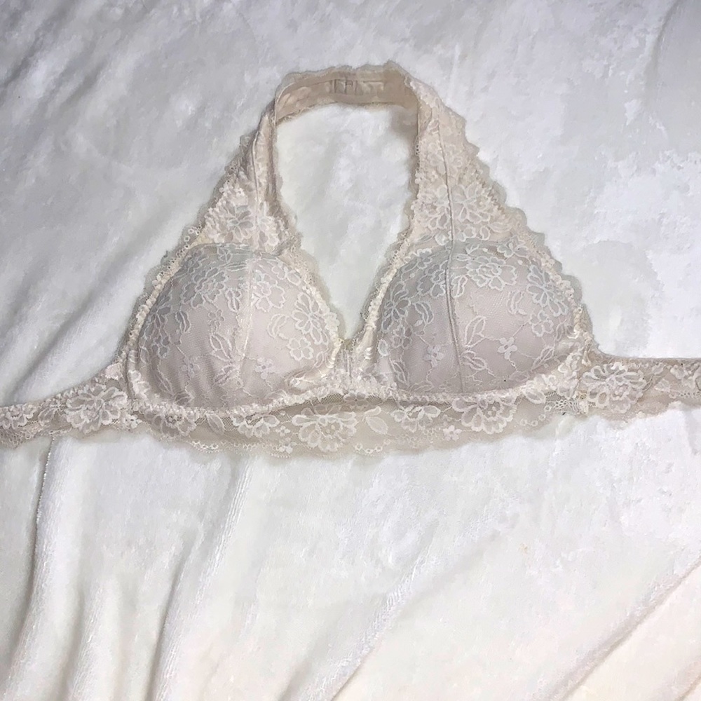 Cream Bralette. Padded. XS. Clasp Back.